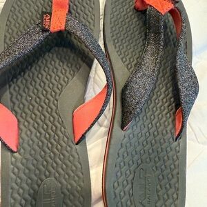 Aviir Balance Gray and Red Flip Flops